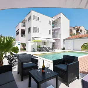  Apartman Apartmani Leona Horvátország